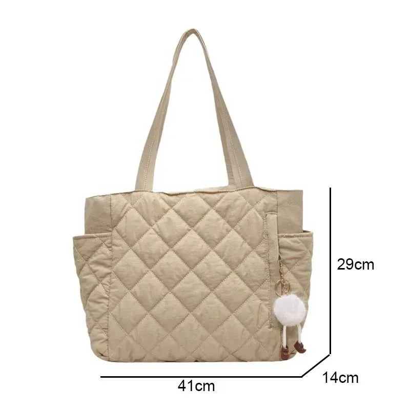 Lightweight Luxury: Diamond Quilted Hobo Handbag for Women on-the-Go"