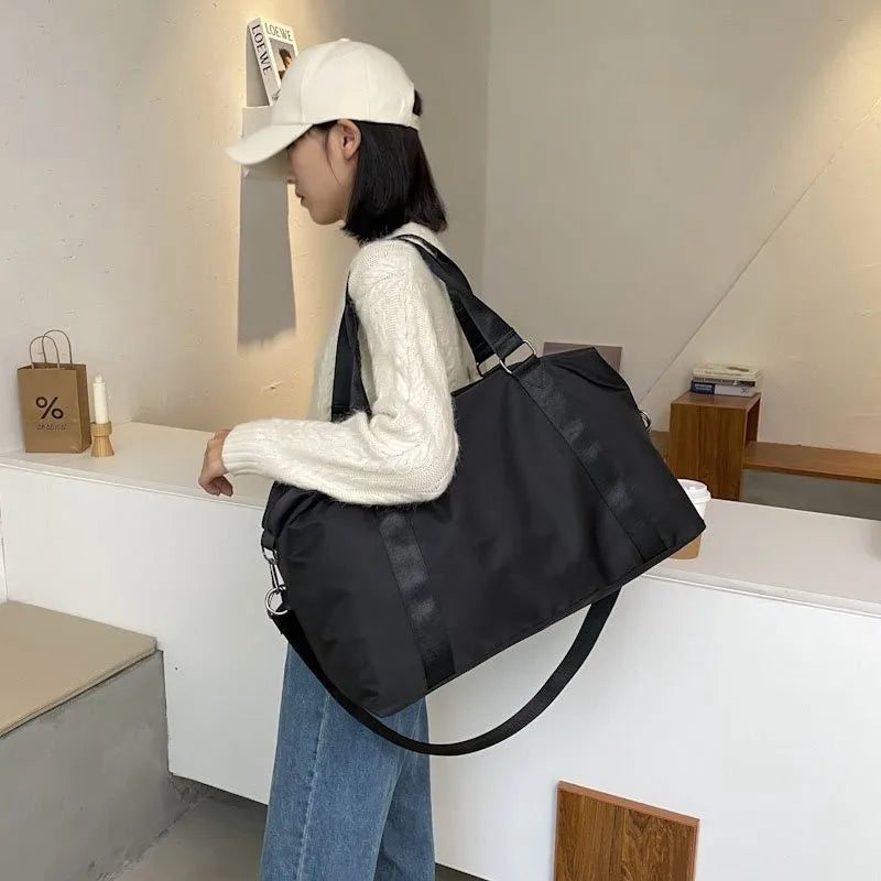 Fashionable Spacious Water-Resistant Women's Tote Bag - Cabin/Travel/Weekend/Gym Female Duffle Bag
